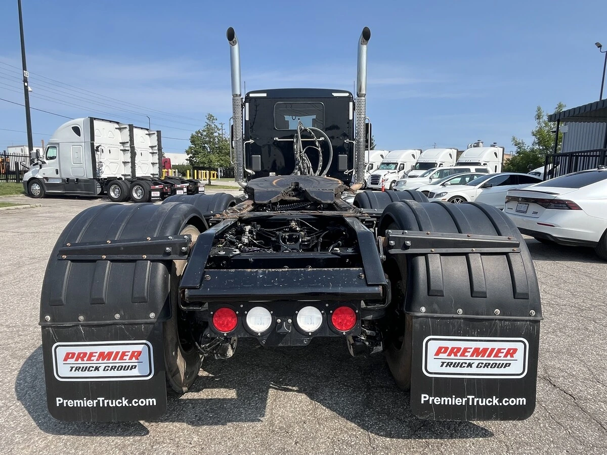 2023 Kenworth T880 — photo 7