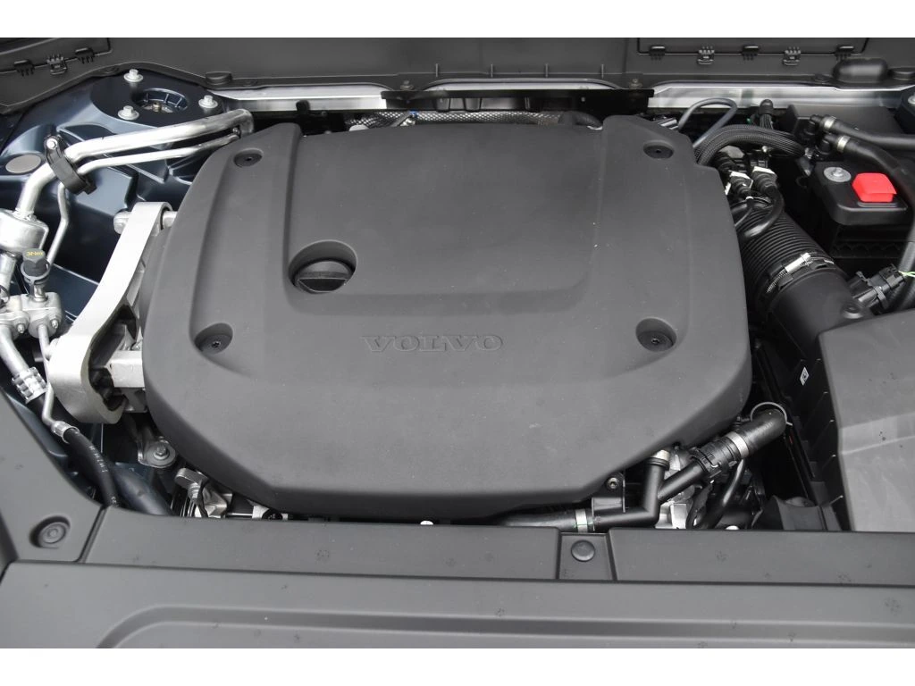 2026 Volvo - image 26