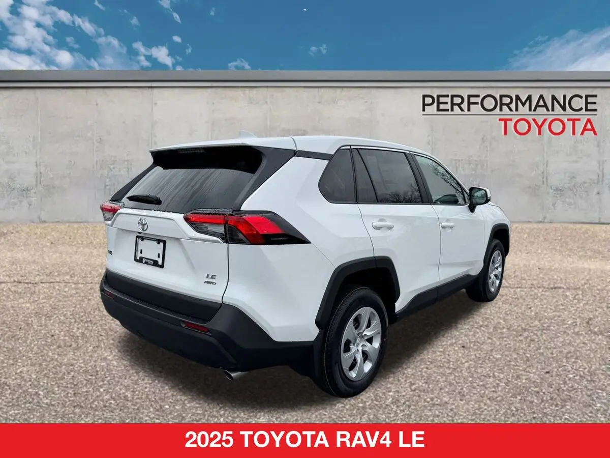 2025 Toyota RAV4 LE photo 4