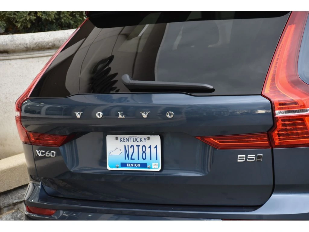 2025 Volvo - image 29