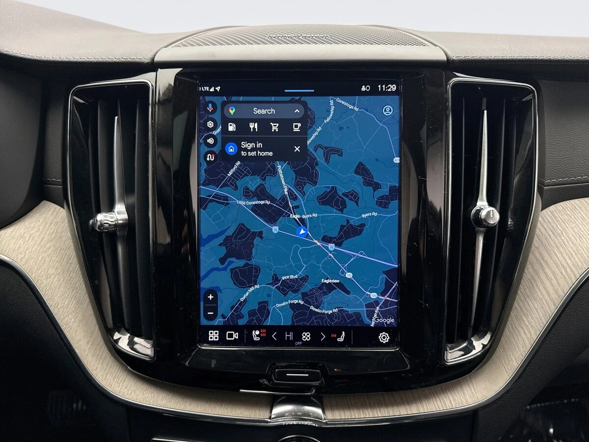 2022 Volvo - image 15