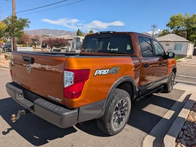 2019 Nissan Titan PRO-4X photo 4
