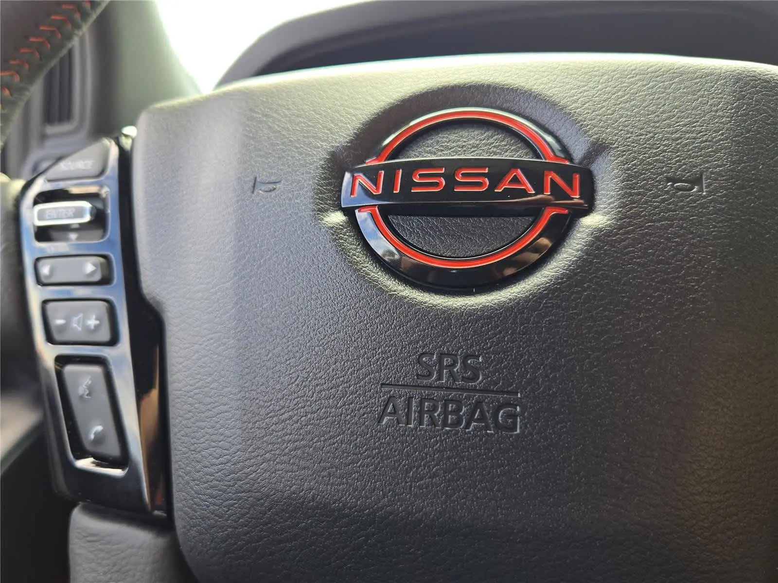 2025 Nissan Frontier PRO-4X photo 12
