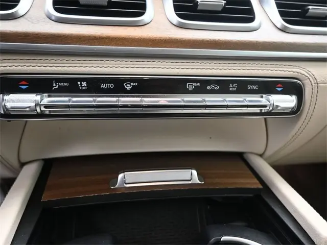 2020 Mercedes Benz GLS 450 4MATIC photo 22