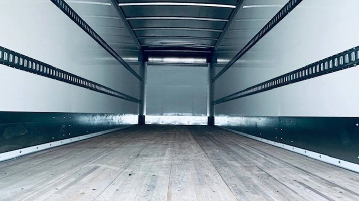 2025 Isuzu FVR - image 5