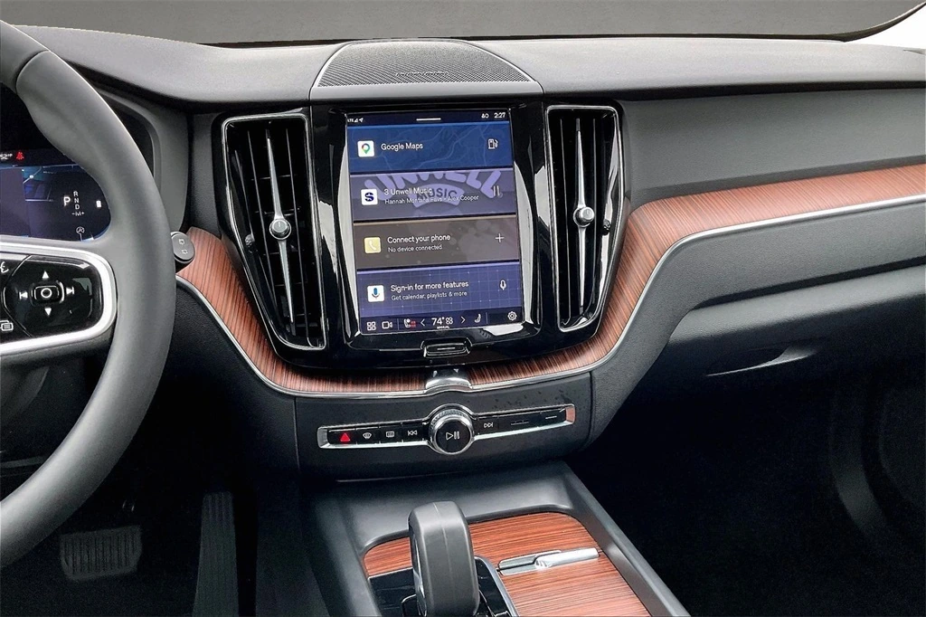 2023 Volvo - image 9