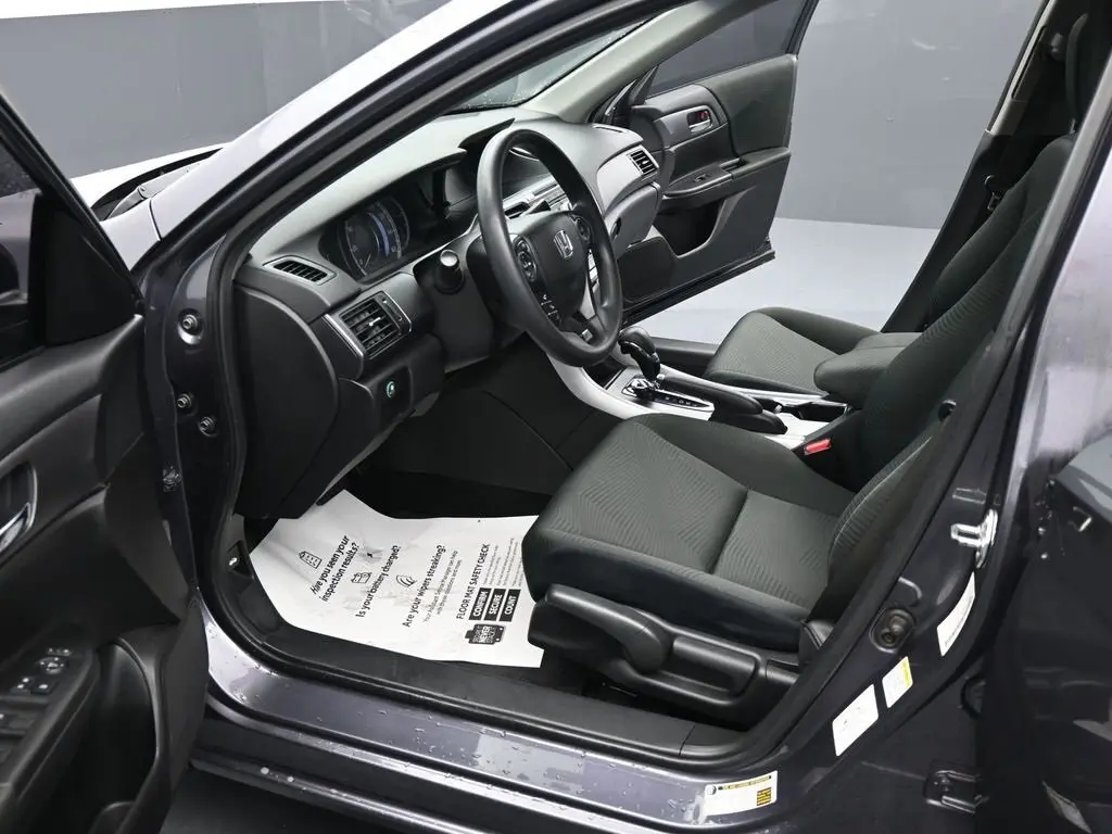 2015 Honda Accord LX photo 18
