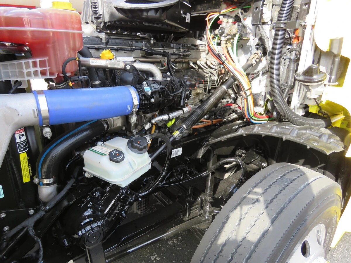 2022 Freightliner Cascadia - image 11