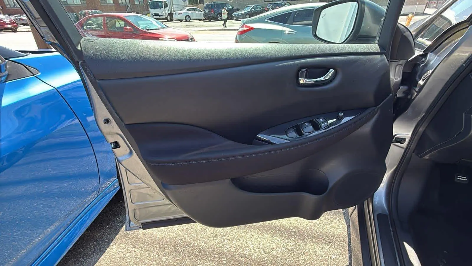 2021 Nissan Leaf SV Plus photo 8