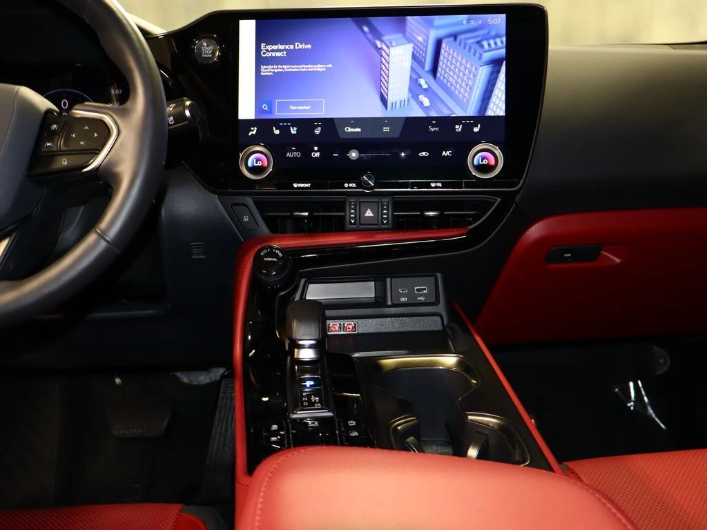 2025 Lexus NX 350 - Photo 22