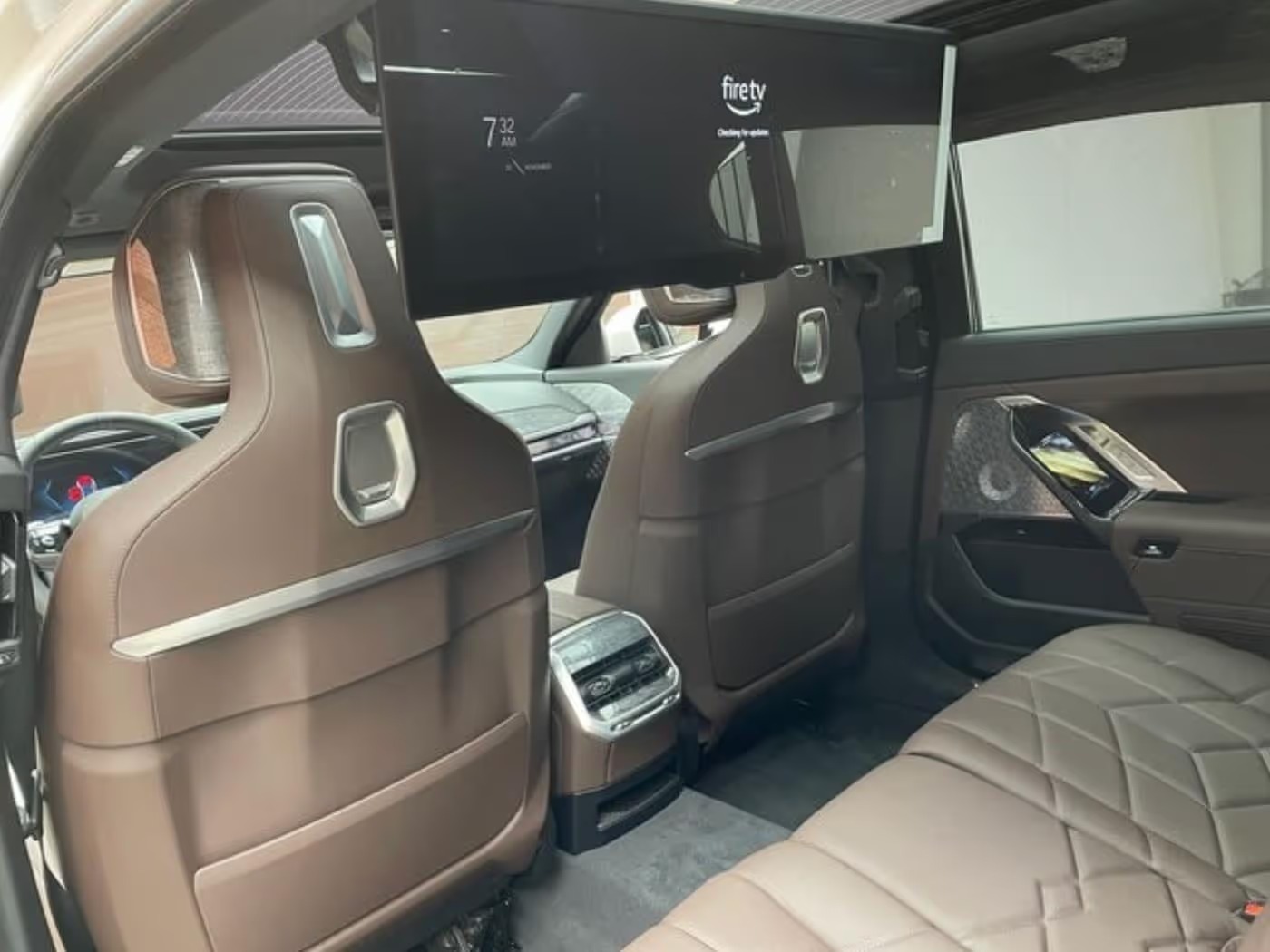 BMW of i7