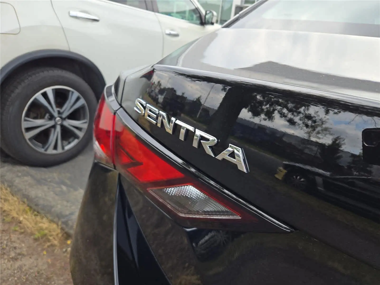 2025 Nissan Sentra SV photo 9