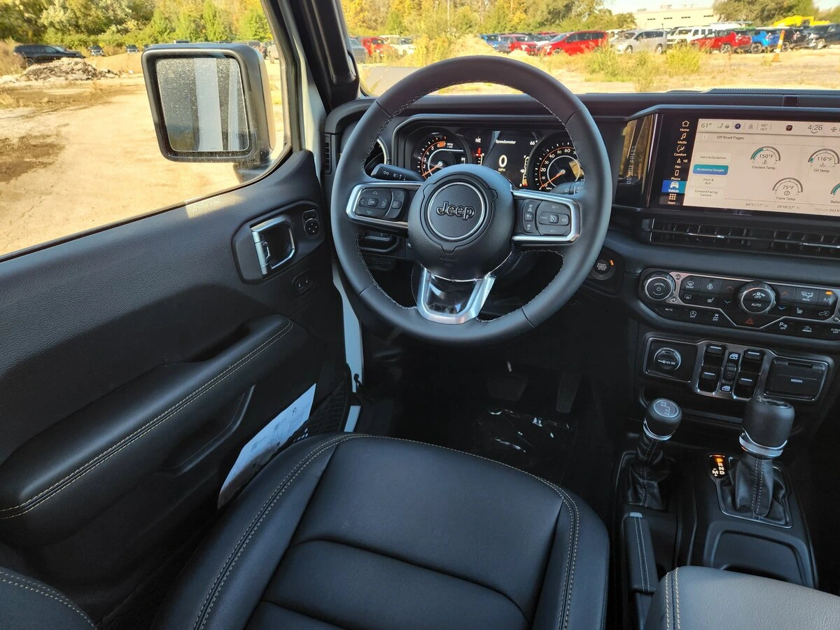 2025 Jeep Wrangler 4-Door Sahara - Photo 24