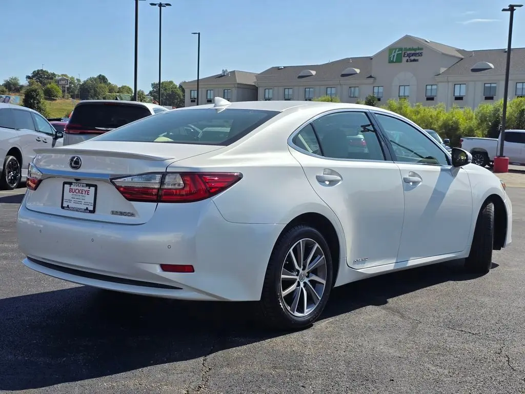 2018 Lexus ES 300h photo 15