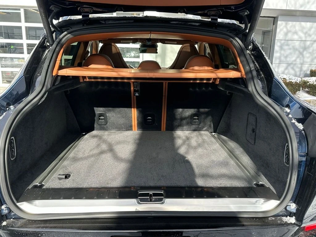 2026 Aston Martin DBX 707 - Photo 30