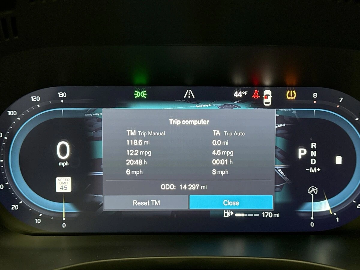 2025 Volvo - image 9