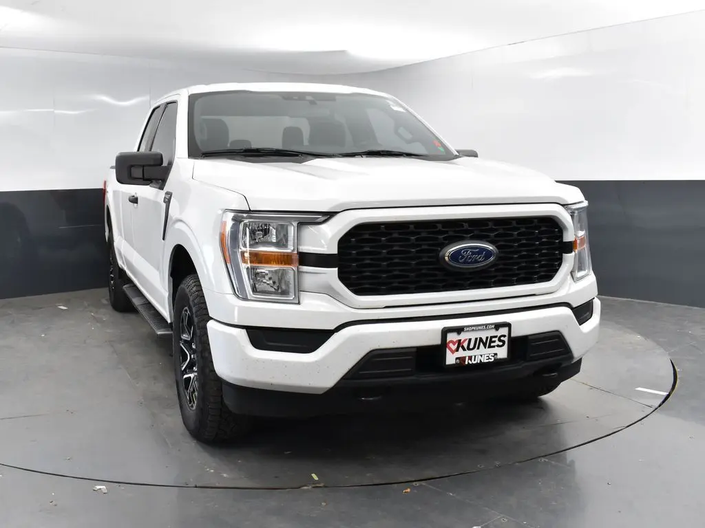 2022 Ford F-150 XL photo 2
