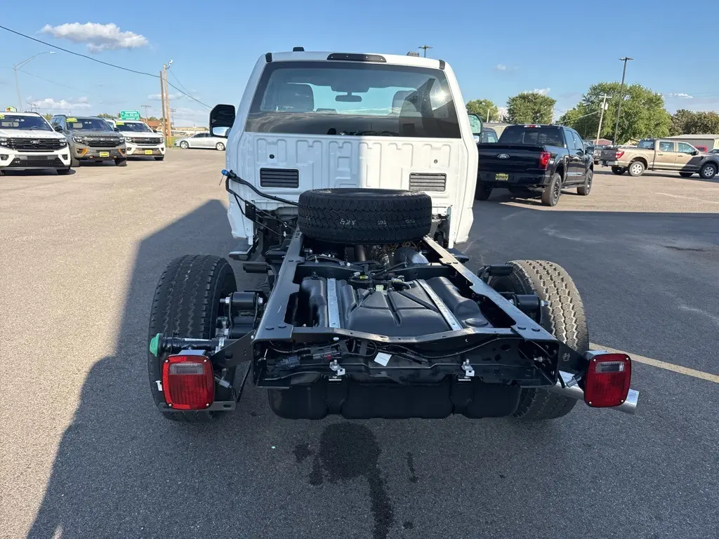 2026 Ford F-350 photo 6