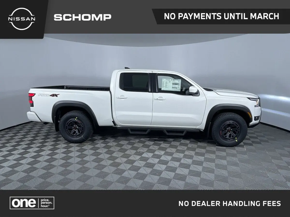 2026 Nissan Frontier PRO-4X's photo