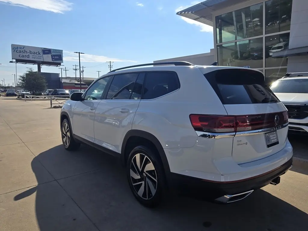 2024 Volkswagen Atlas SE Technology photo 6