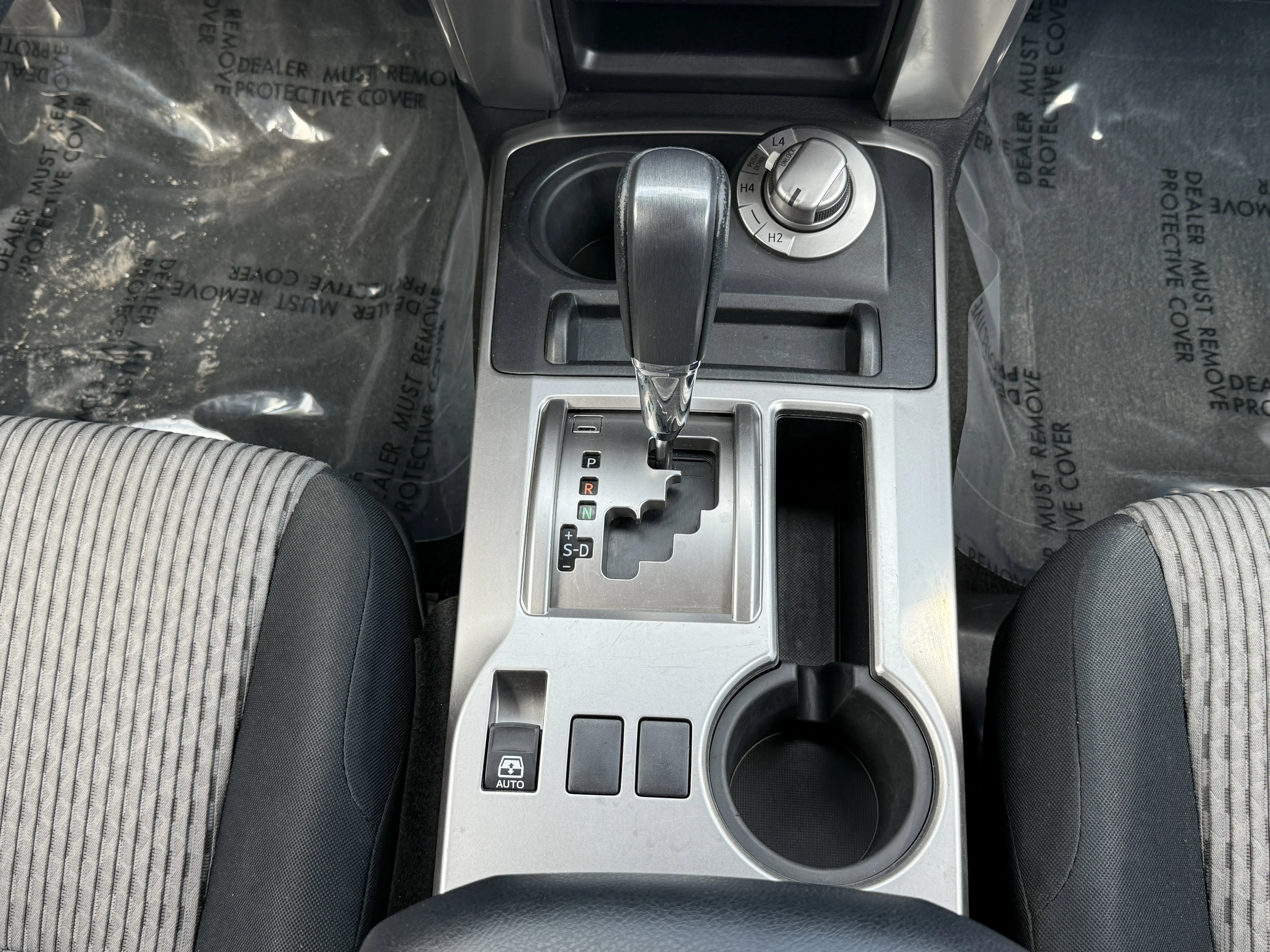 2015 Toyota 4Runner SR5 photo 21