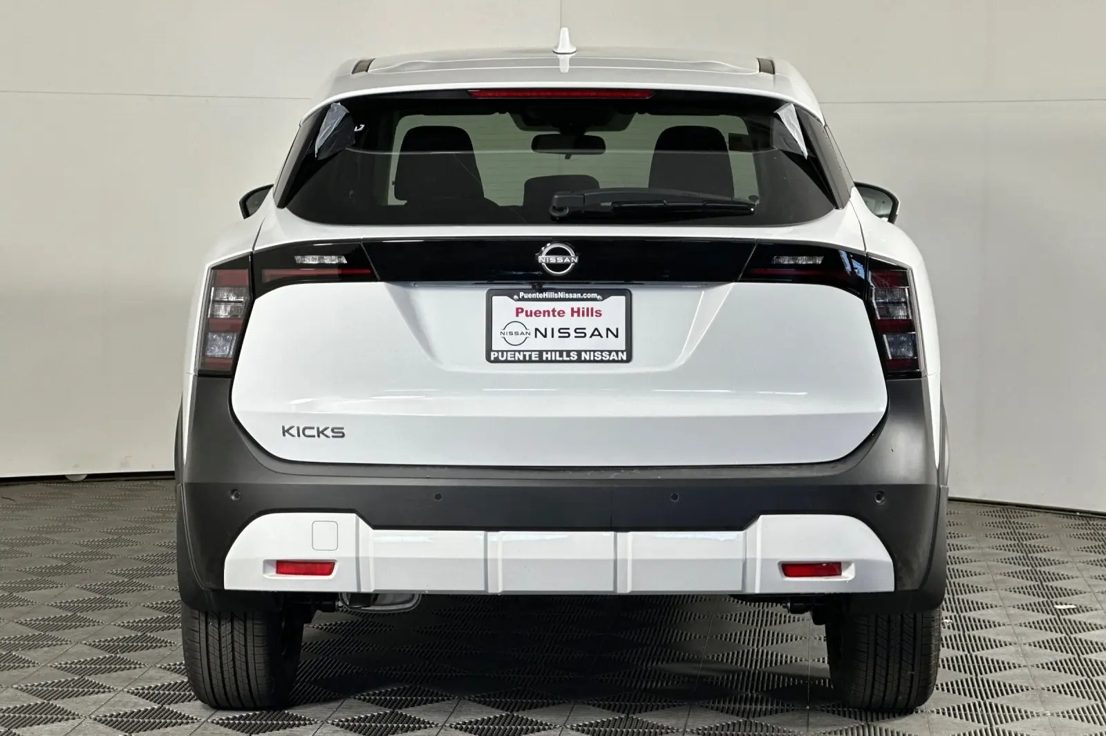 2025 Nissan Kicks SV photo 3