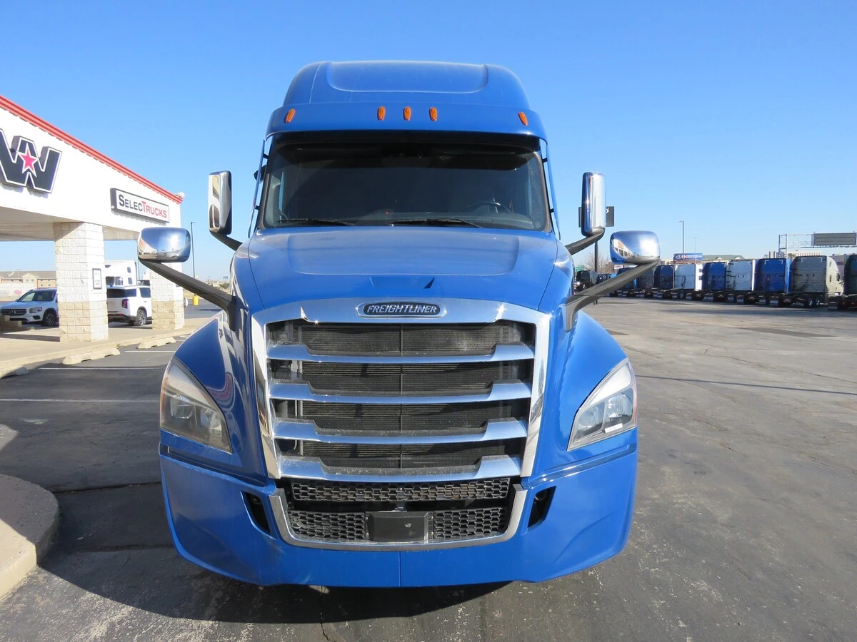 2022 Freightliner Cascadia - image 11