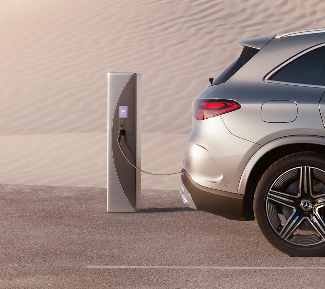 2026 Mercedes-Benz GLC 350e plug-in hybrid charging