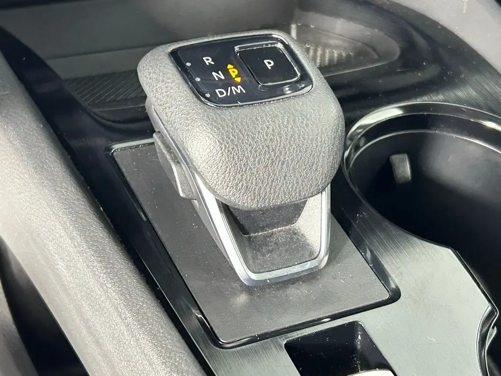 2024 Nissan Rogue SV photo 22