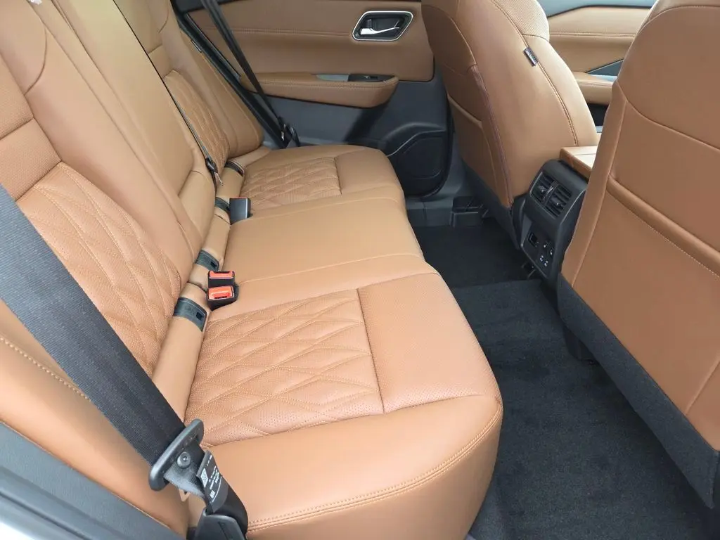 2026 Nissan Rogue Platinum photo 30