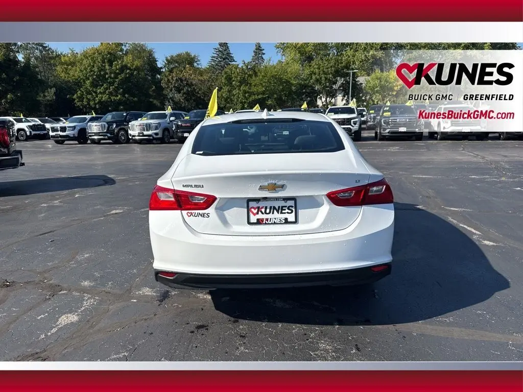 2023 Chevrolet Malibu 1LT photo 4