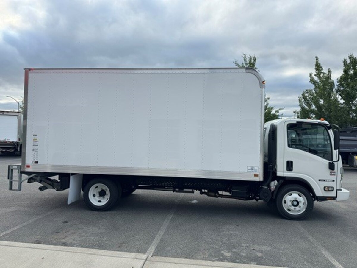 2026 Isuzu NRR in Anchorage, AK — photo 8