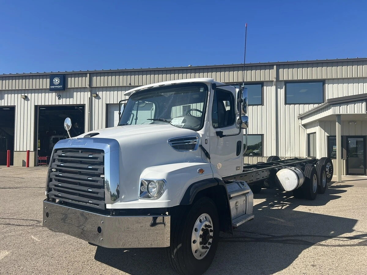 2017 Freightliner 114SD