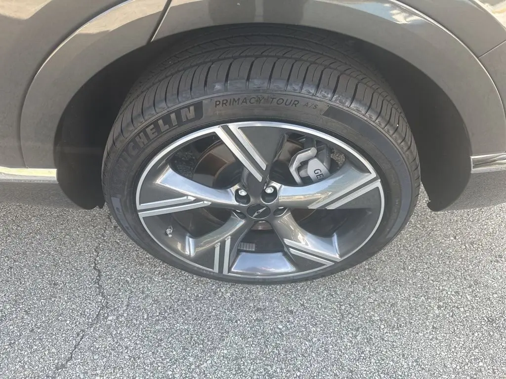 2025 Genesis GV80 3.5T Prestige AWD photo 4