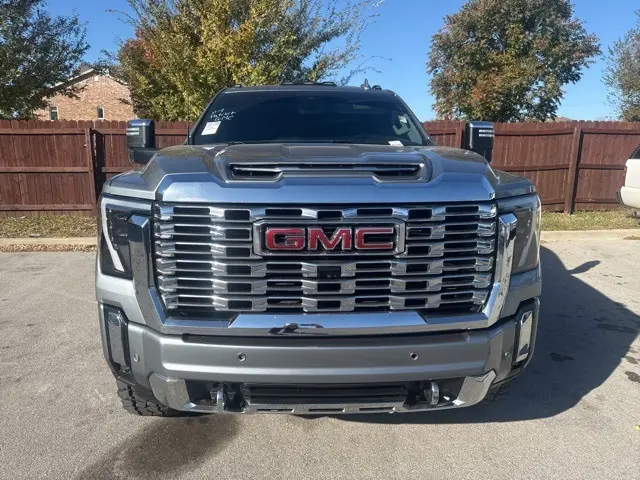 2024 Gmc Sierra 2500 HD Denali photo 2