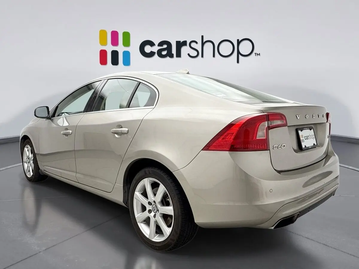 2016 Volvo S60 T5 Drive-E Premier photo 2