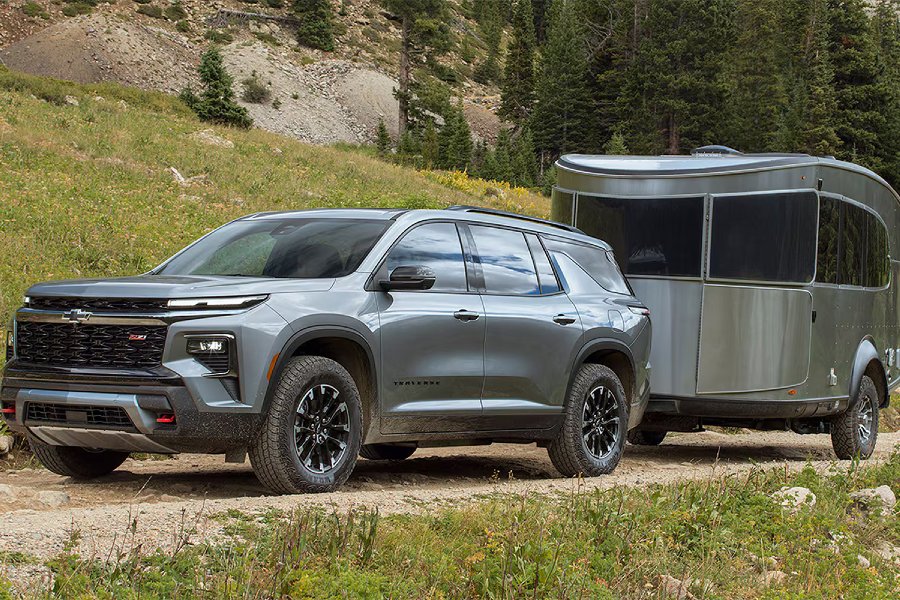 2026 Chevy Traverse Z71 Exterior Driver Side Front Profile while Towing