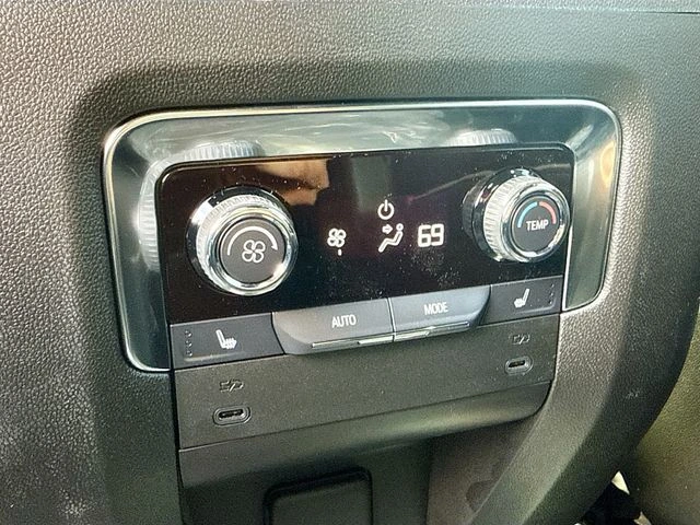 2025 Chevrolet Suburban Premier - Photo 30