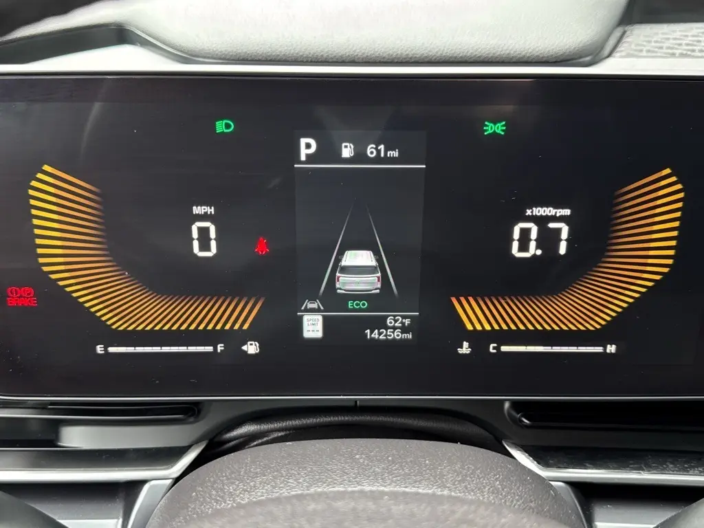 2025 Kia Carnival LXS photo 4