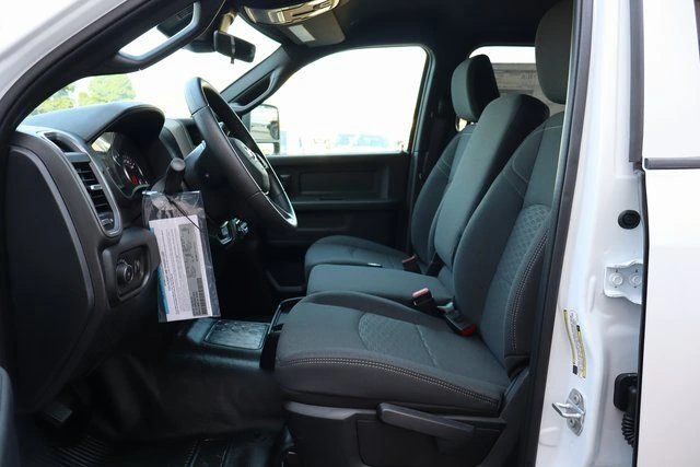 2025 RAM 3500 Chassis Tradesman - Photo 24
