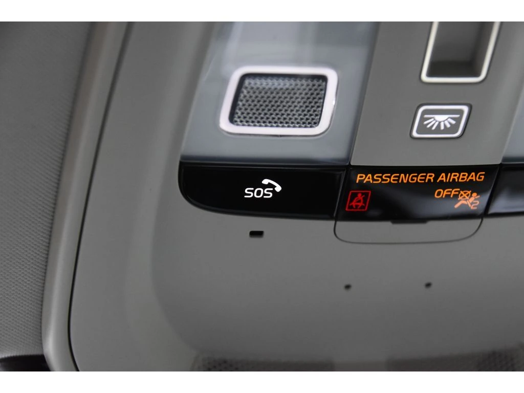 2026 Volvo - image 32