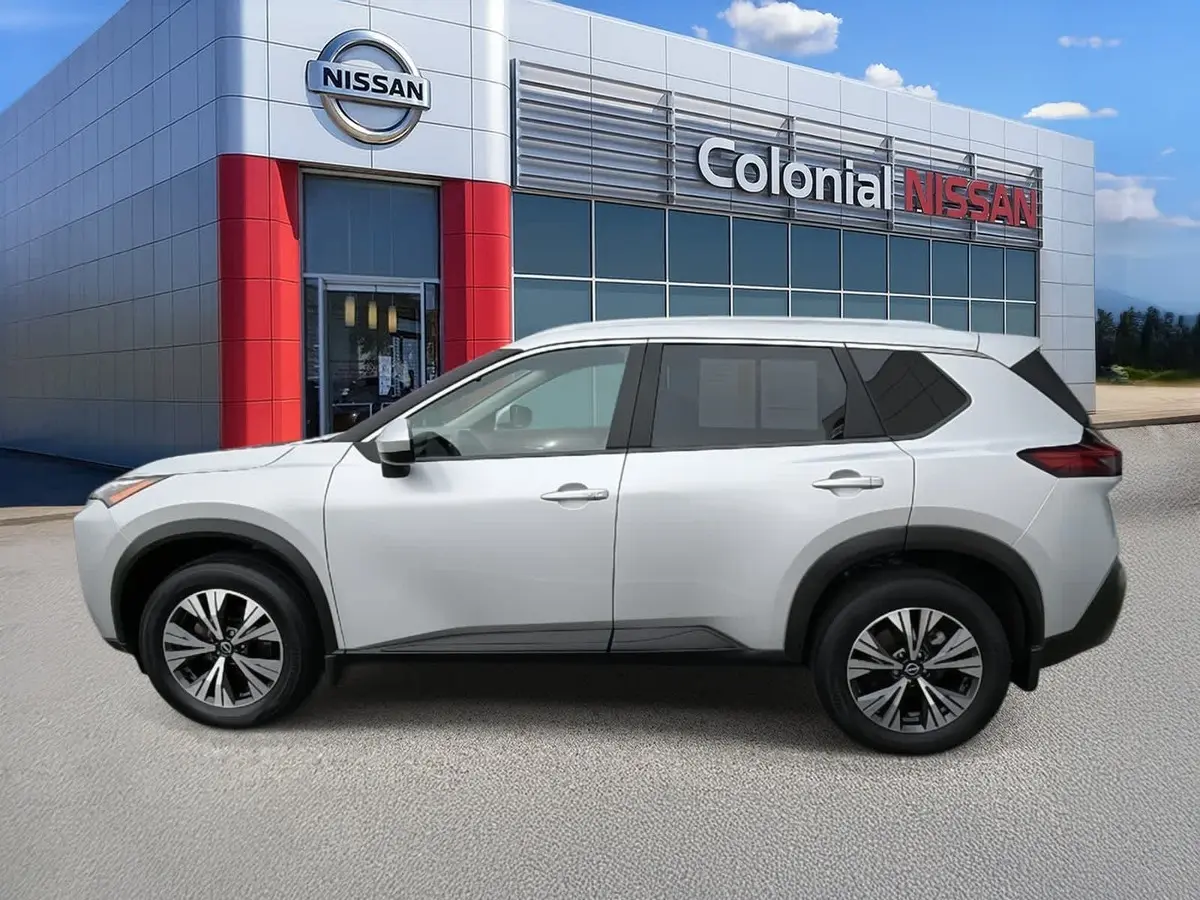 2023 Nissan Rogue SV photo 2