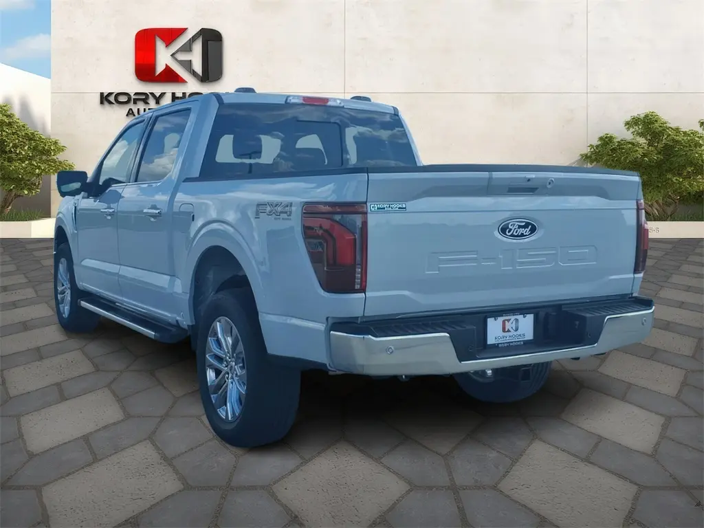 2025 Ford F-150 Lariat photo 4