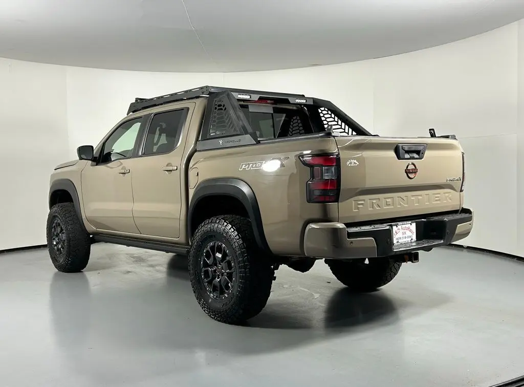 2023 Nissan Frontier PRO-4X photo 4