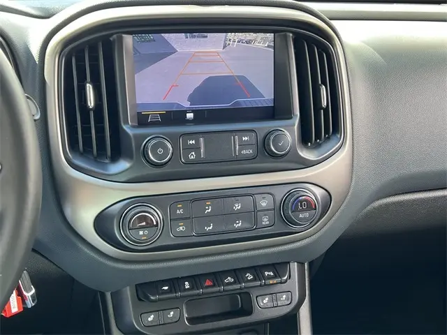 2022 Chevrolet Colorado Z71 photo 16
