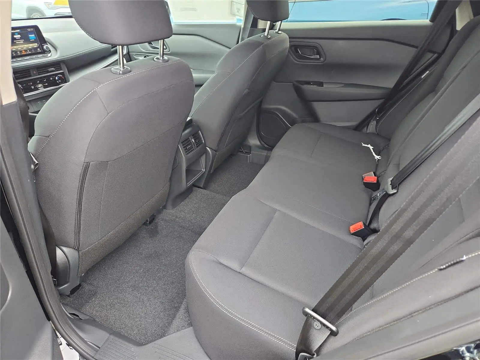 2026 Nissan Rogue S photo 6