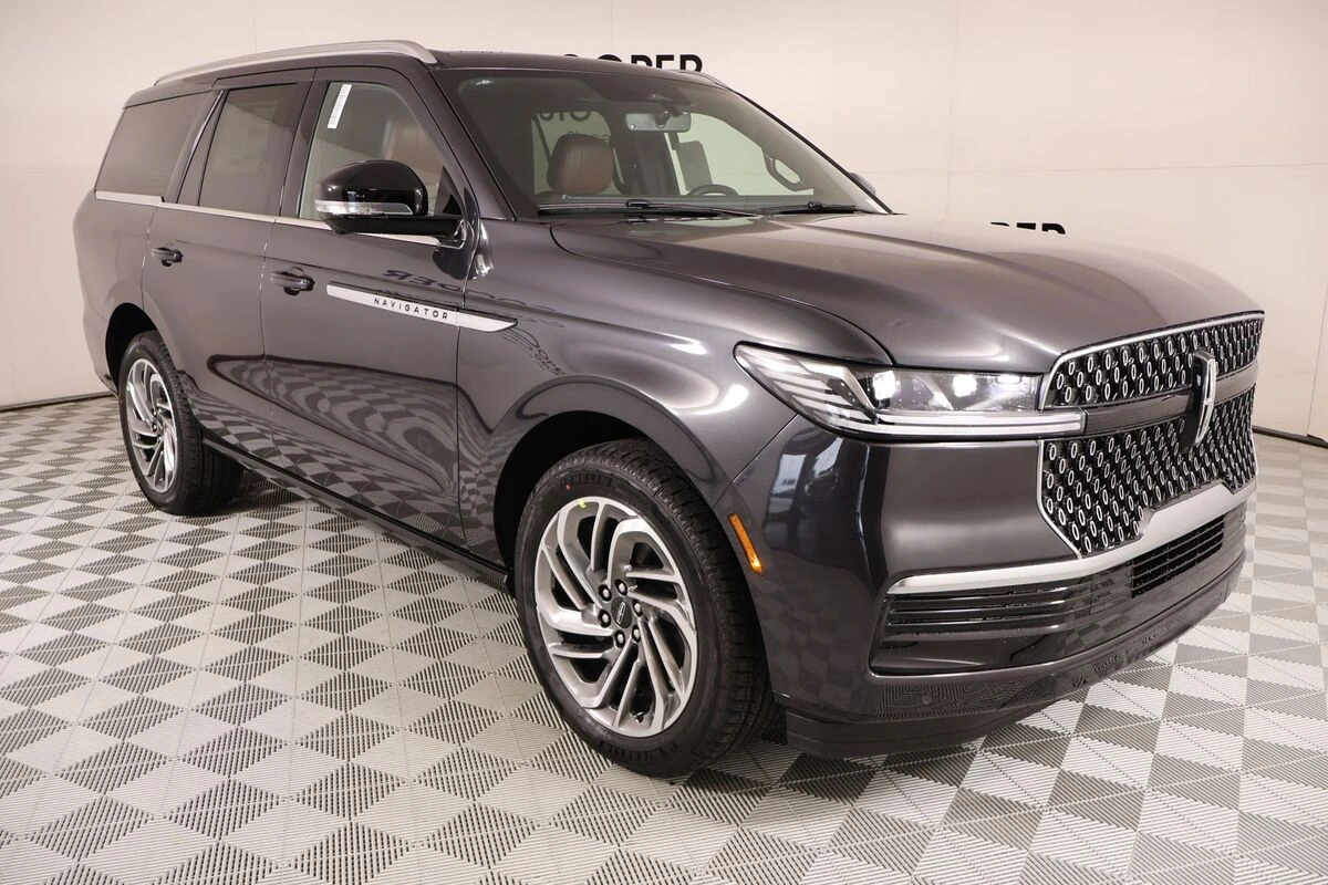 2026 Lincoln Navigator Reserve 4WD's photo