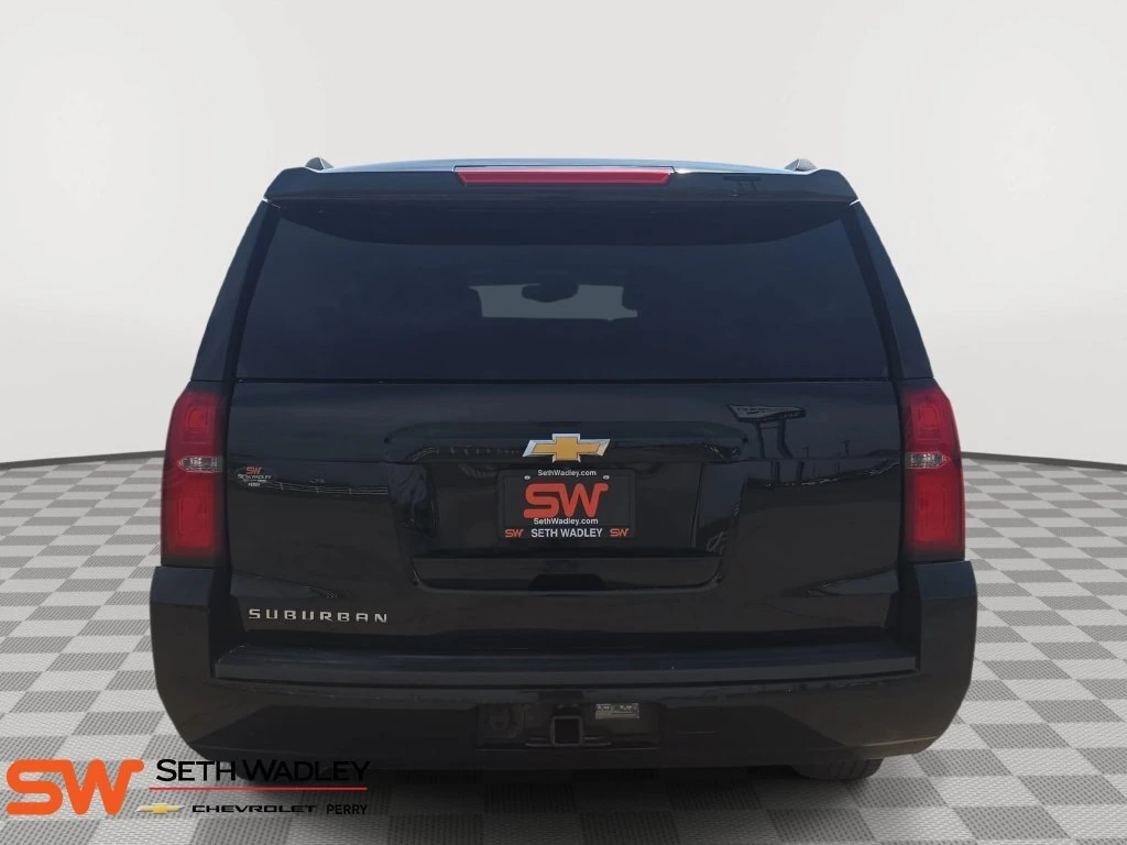 2019 Chevrolet Suburban LT - Photo 6