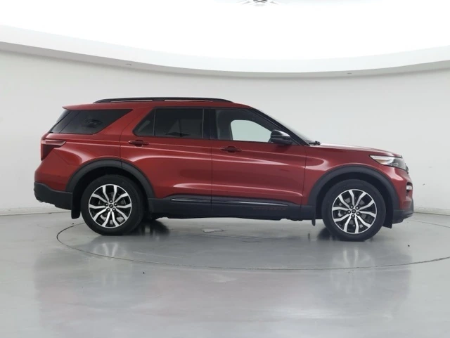 2025 Ford Explorer ST's photo