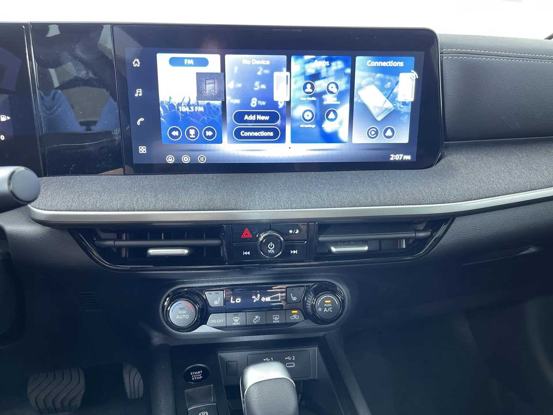 2026 Nissan Kicks SV photo 9